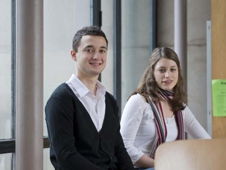 Hilfskräfte gesucht