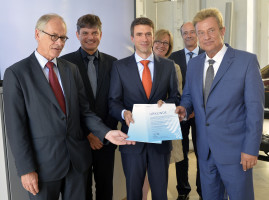 Symbolbild zum Artikel. Der Link öffnet das Bild in einer großen Anzeige.