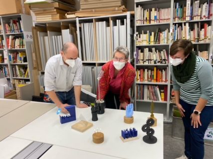 Zum Artikel "Studierende der Kunstpädagogik gestalten Lehrpreis der Fakultät"