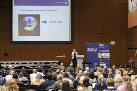 Friedrich-Alexander-Universität Erlangen-Nürnberg Annual Conference of the European Teacher Education Network (ETEN) „Teacher Education – Connecting Glocal“ 13.04.2023 ©Giulia Iannicelli