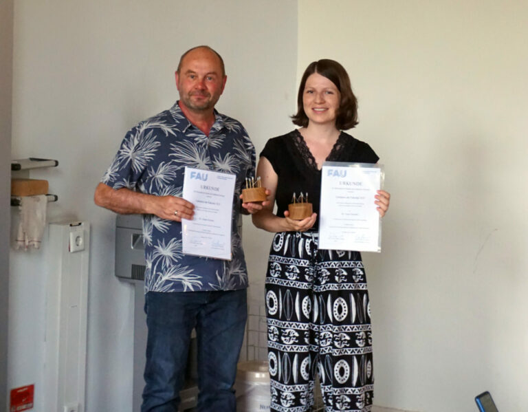 Lehrpreis der Fakultät 2023 an Dr. Lena Gmelch und Dr. Günter Renner vergeben
