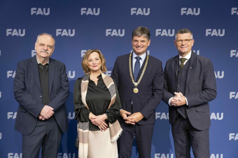 FAU Awards verliehen – Mitglieder der Fakultät mit Verdienstmedaillen gewürdigt