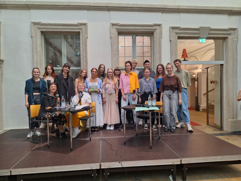 Studierende des Poetik-Kollegs interviewen Autorin Katharina Mevissen