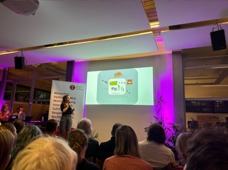 Jessica Fittkau belegt 2. Platz beim Science Slam der Andreas Hermes Akademie