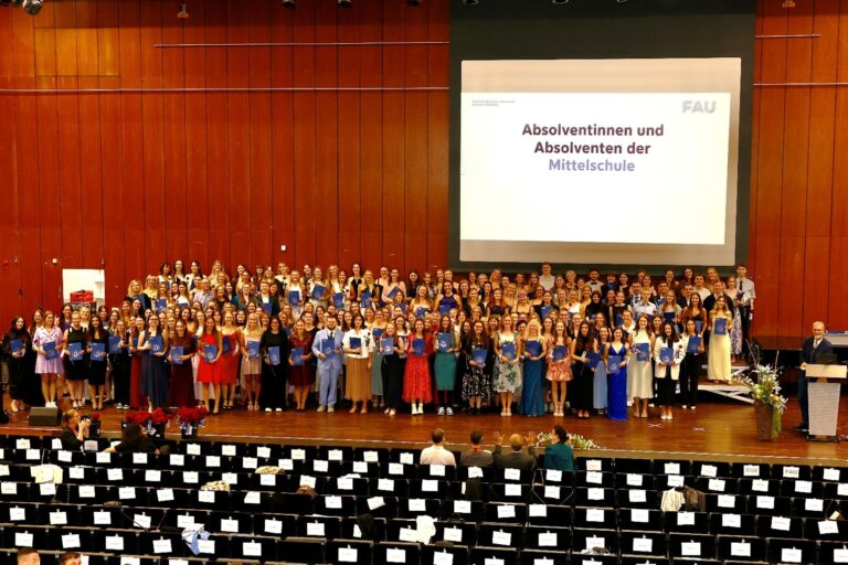 Gelungene Lehramtsabsolventen-Feier am Campus Regensburger Straße der FAU