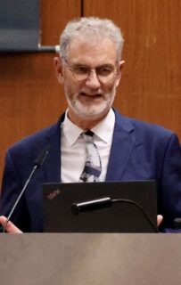 Prof. Dr. Manfred Pirner, Prodekan am Campus Regensburger Straße
