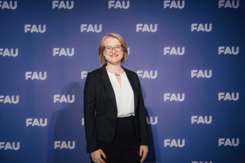 Zum Artikel "FAU-Lehrpreis für Katharina Zink"